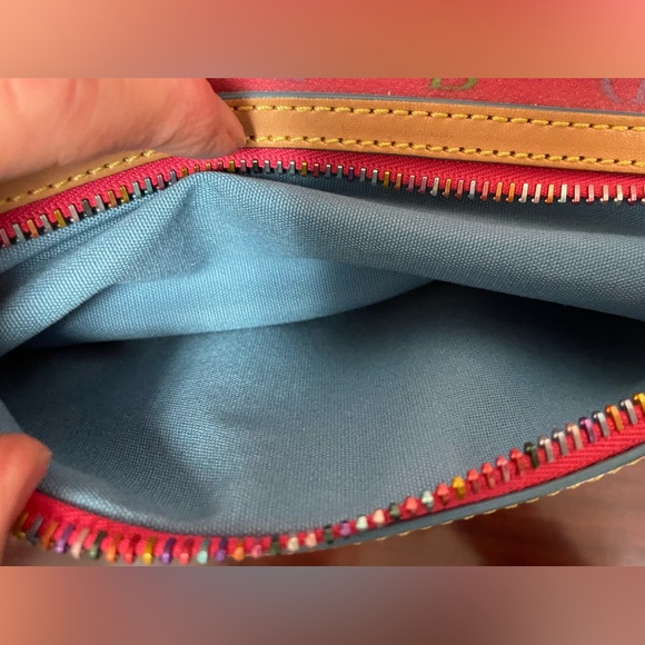 Dooney & Bourke  Vintage Y 2k Rainbow Signature Zipper Medium Handbag RARE EUC - Picture 4 of 16